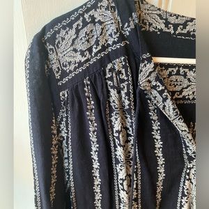 Dylan Navy & White Boho Peasant Tassel Blouse Sz M